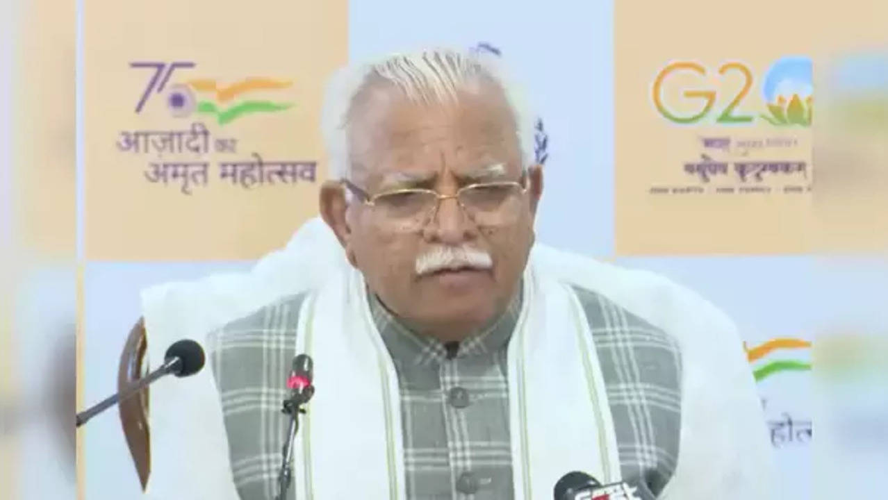 Manohar Lal Khattar said that six people, including two police officials, were killed in the violence.