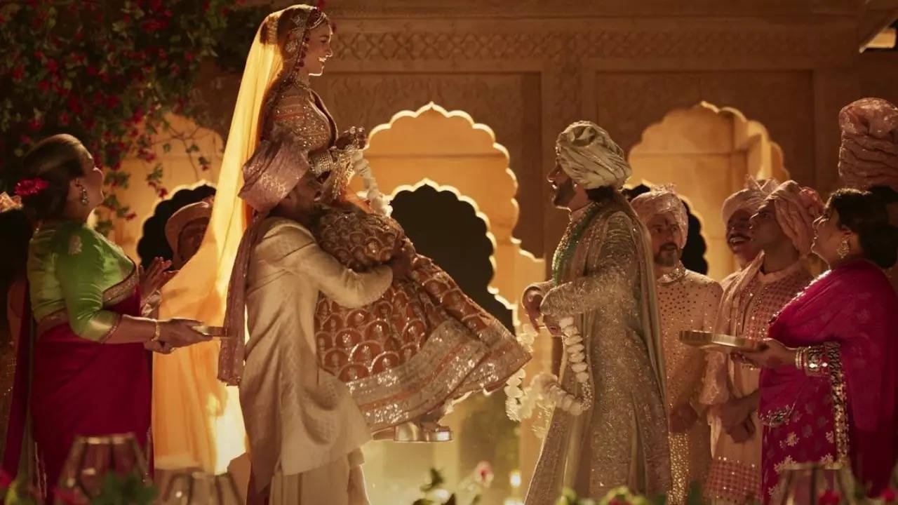 Full Pics: Alia Bhatt's Bridal Lehenga in 'Rocky Rani