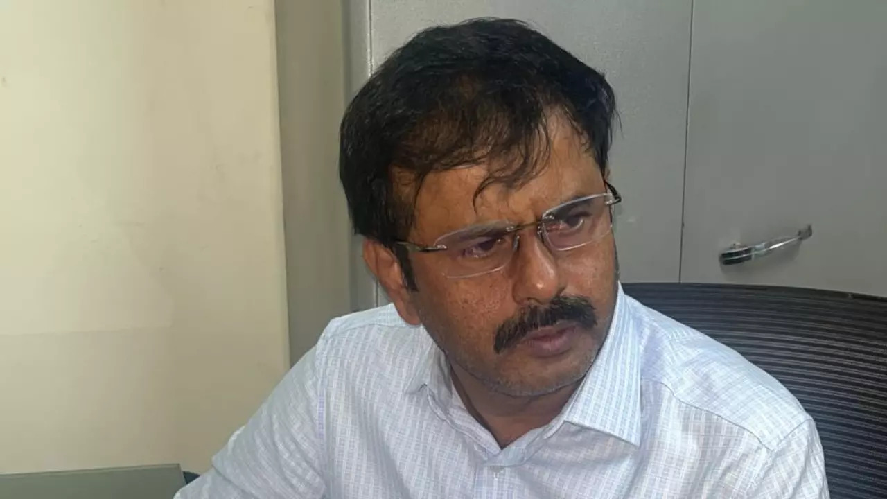 BBMP revenue officer caught accepting bribe