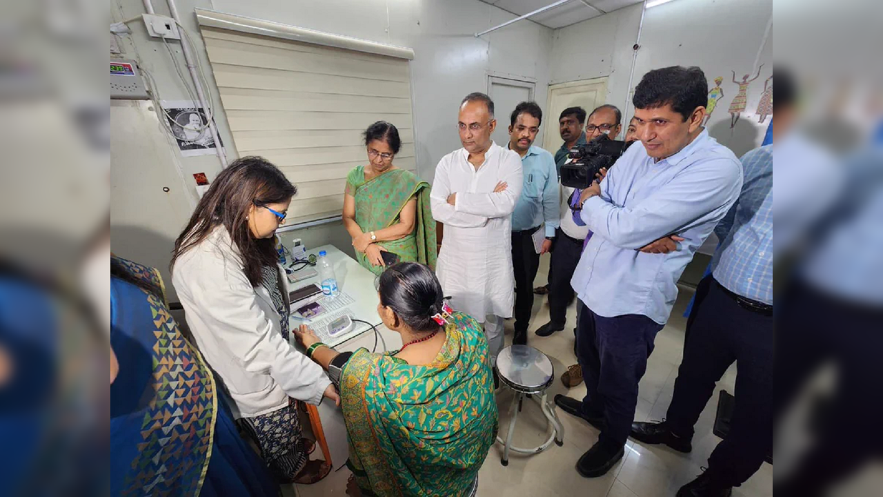 Karnataka Minister Dinesh Gundu Rao visits Mohalla Clinic In Delhi, Says 'Disappointed' Over AAP Flagship Project