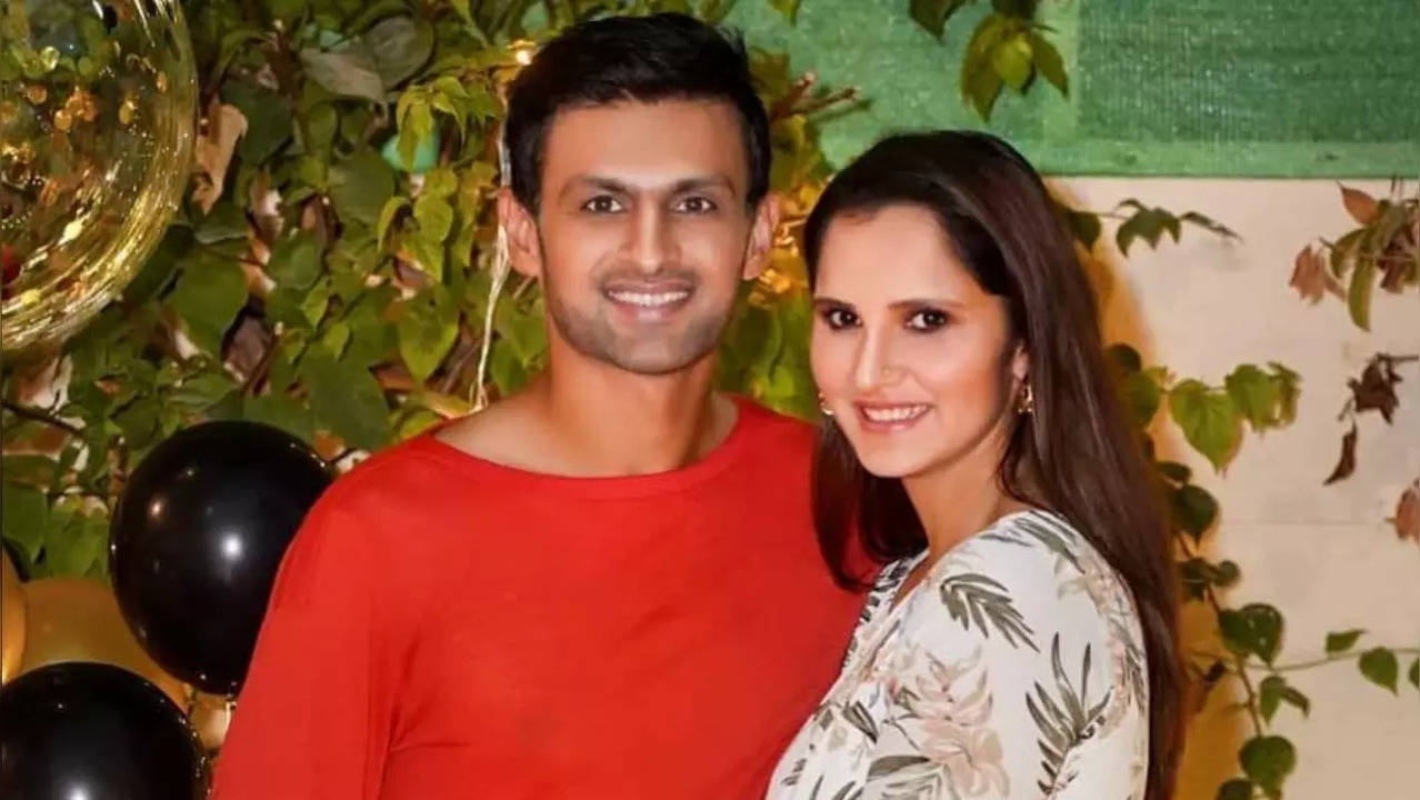 Sania Mirza, Shoaib Malik Divorce Rumours Spark Again After Cricketer Removes 'Husband' Reference From Instagram Bio (Image Credit: Instagram)