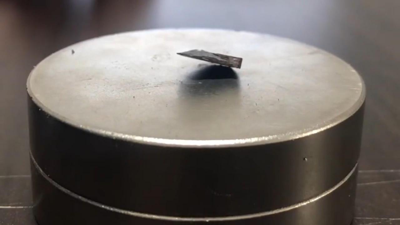 Scientists discover a new room temperature superconductor