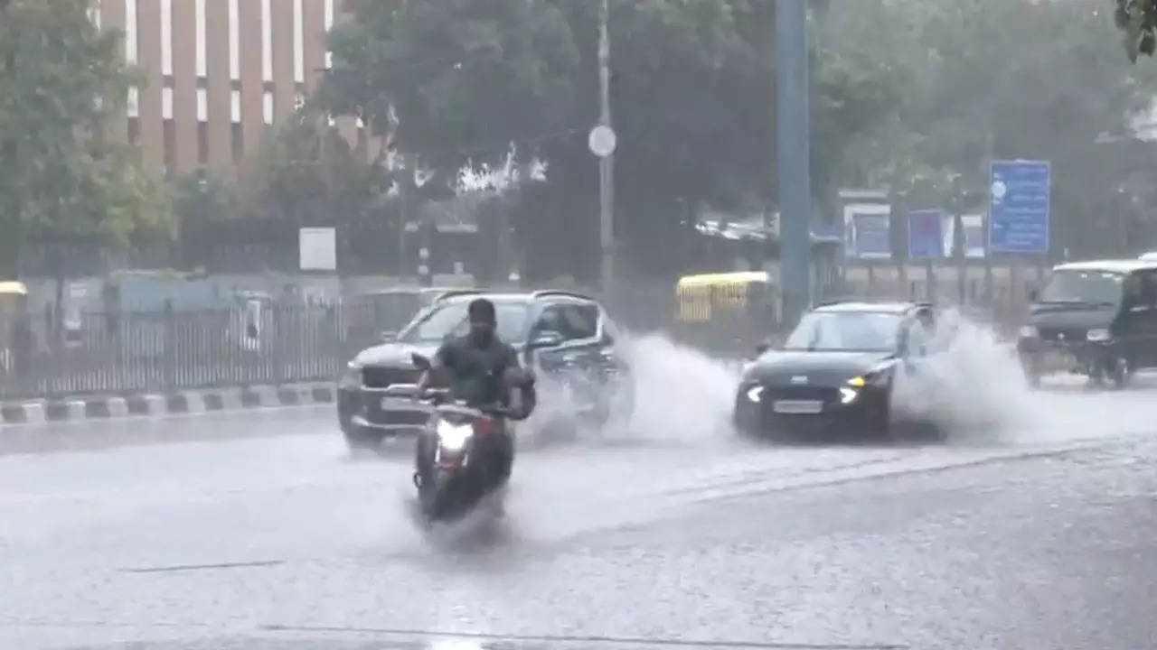 Delhi rains (1)