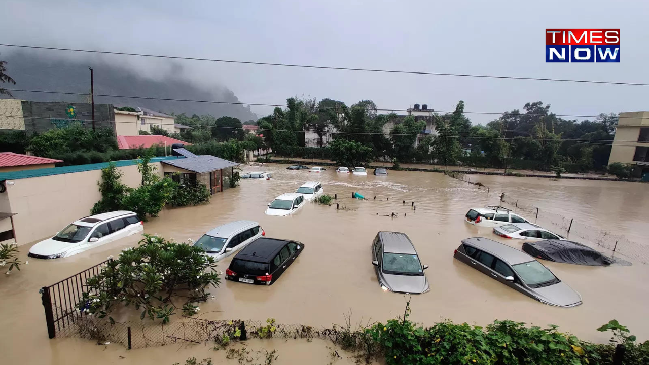 uttarakahnd flash floods