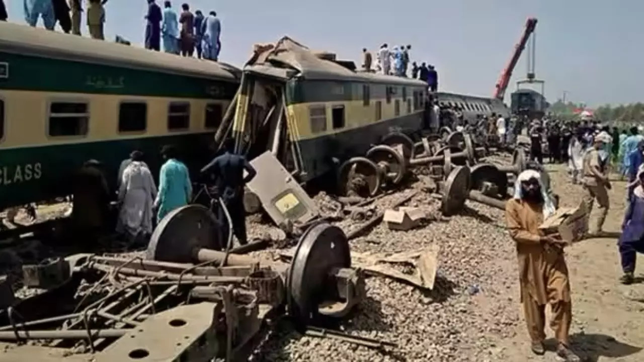 Pakistan Train Accident