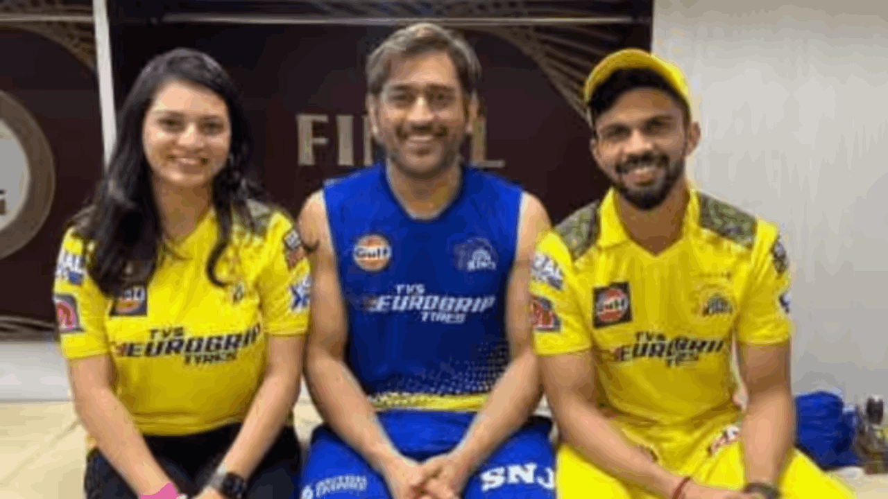 Ruturaj gaikwad ms dhoni wife utkarsha