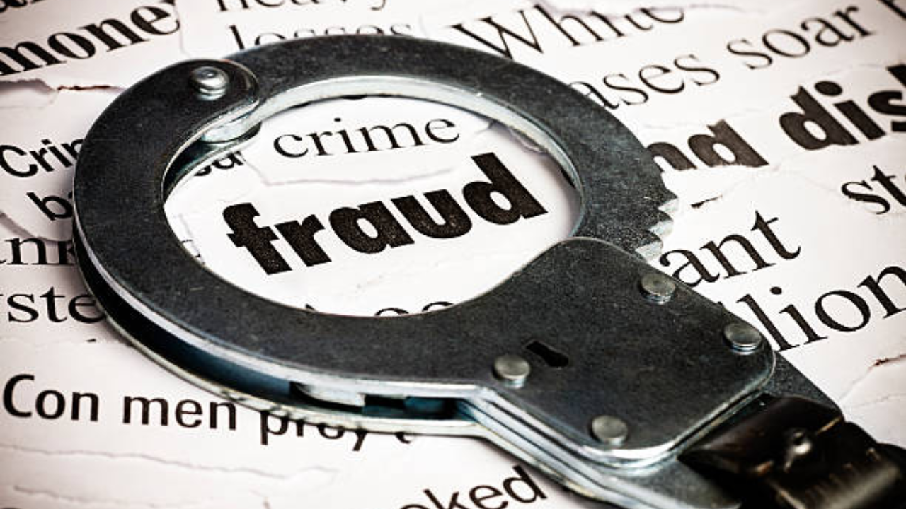 Fraud Alert in Noida! Call For Increasing Credit Card Limit May Cost You Big