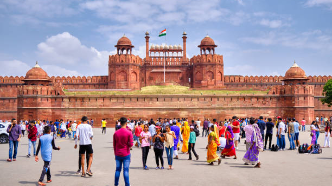 Delhi Police Imposes Section 144 Around Rajghat, Redfort Ahead Of I- Day