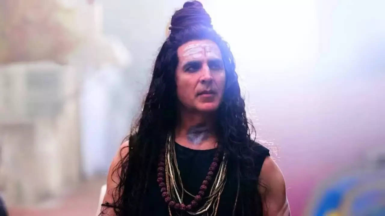 OMG 2 Movie Review and Release LIVE Akshay Kumar Fans Chant Har Har Mahadev Pour Milk On Poster