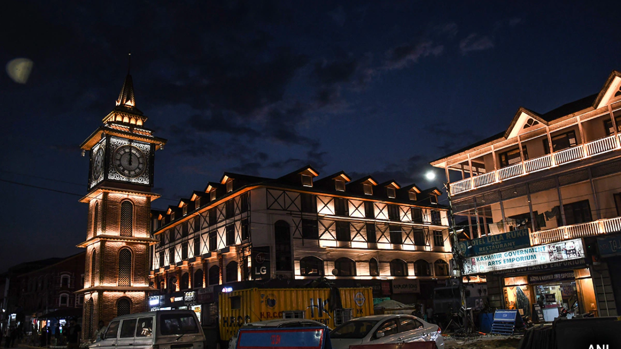 Srinagar's Iconic Clock Tower at Lal Chowk Revamped for Independence Day