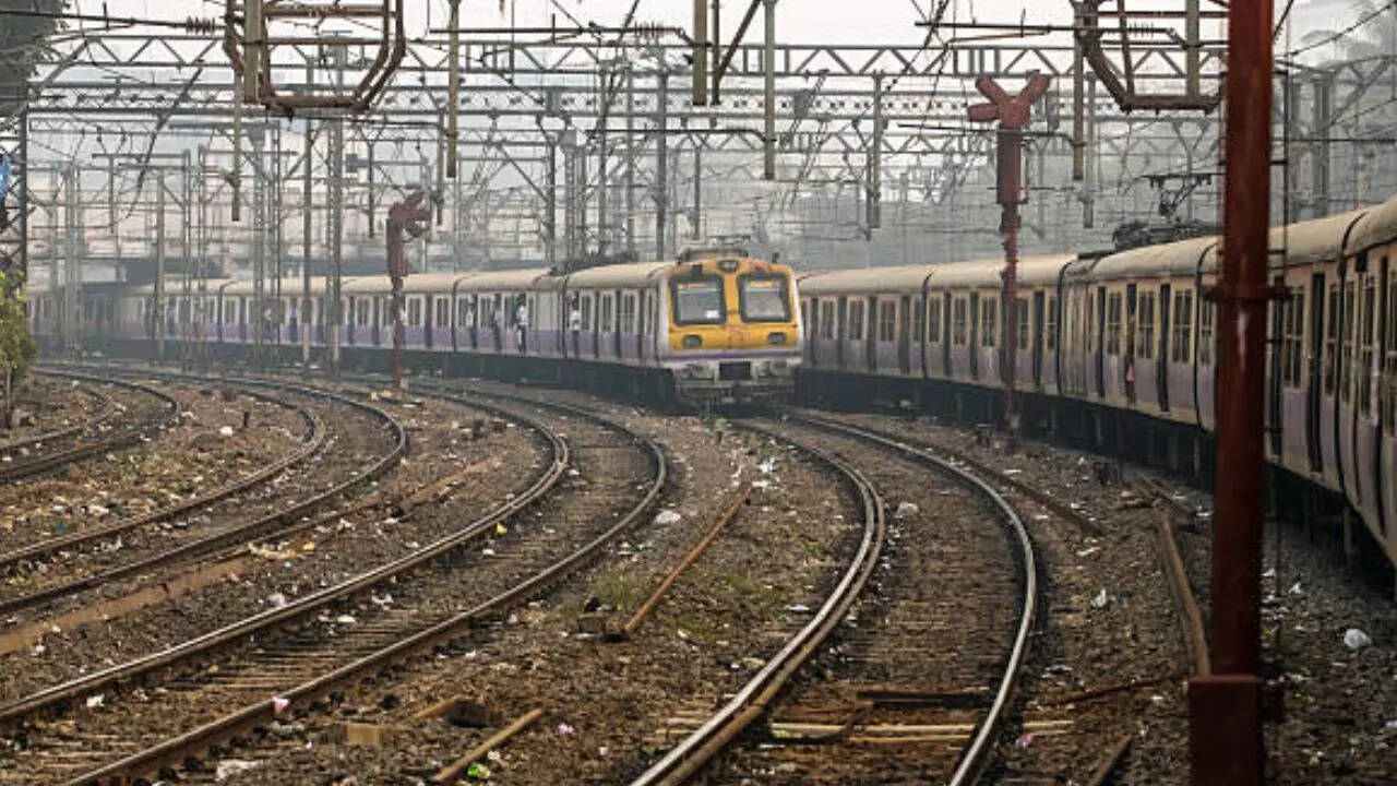 Mumbai Local Train Update