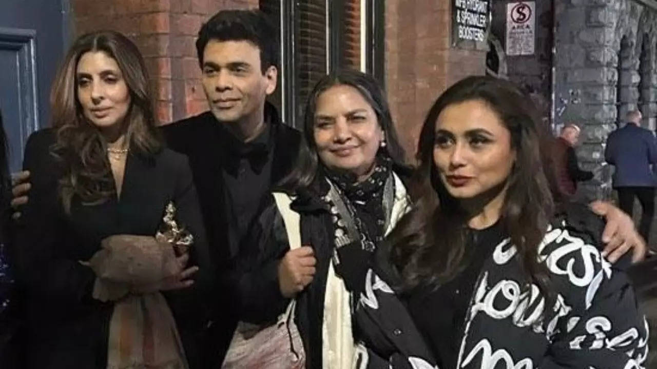 Shabana Azmi with Karan Johar, Rani Mukerji and Shweta Bachchan