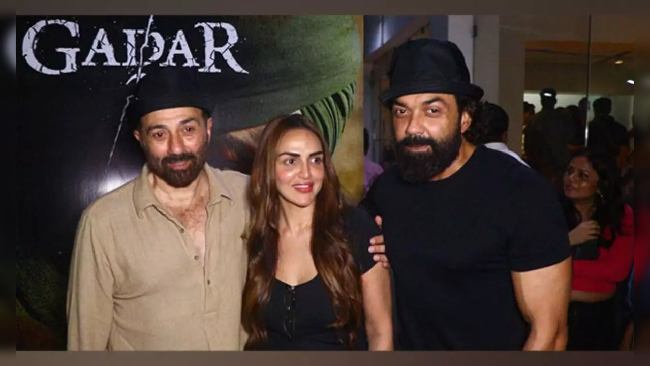 Siblings reunion at Gadar 2 screening