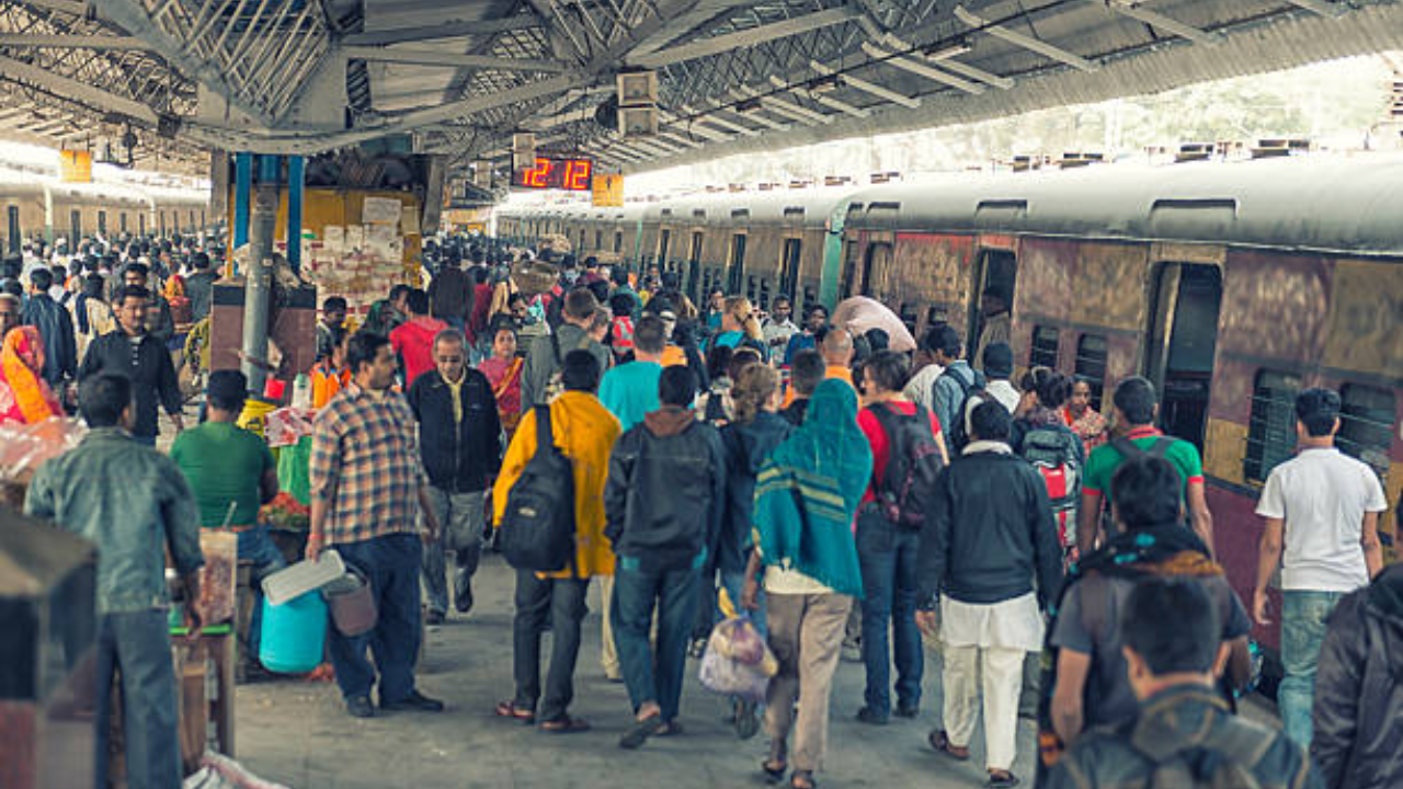 Kolkata SER Runs Night Trains to Digha for Independence Day Weekend