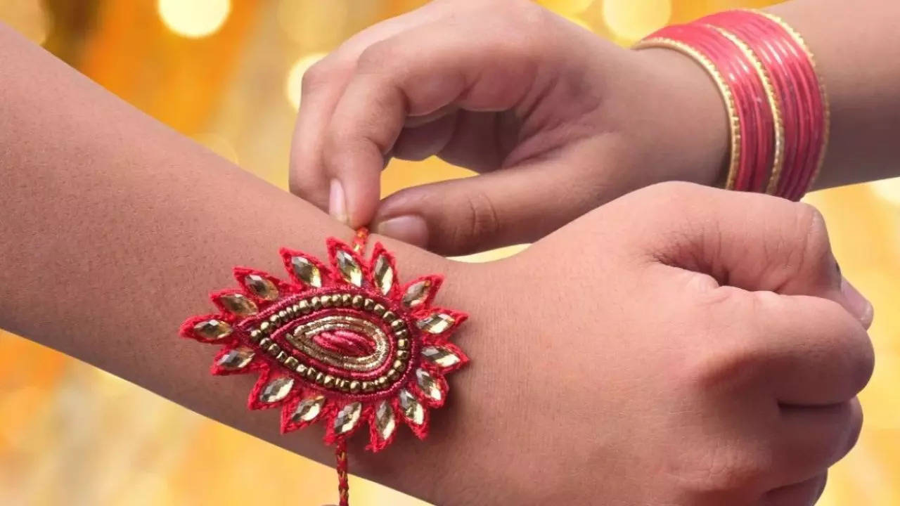 Raksha Bandhan 2023 Date and Time Bhadra Kaal Timing Rakhi Shubh