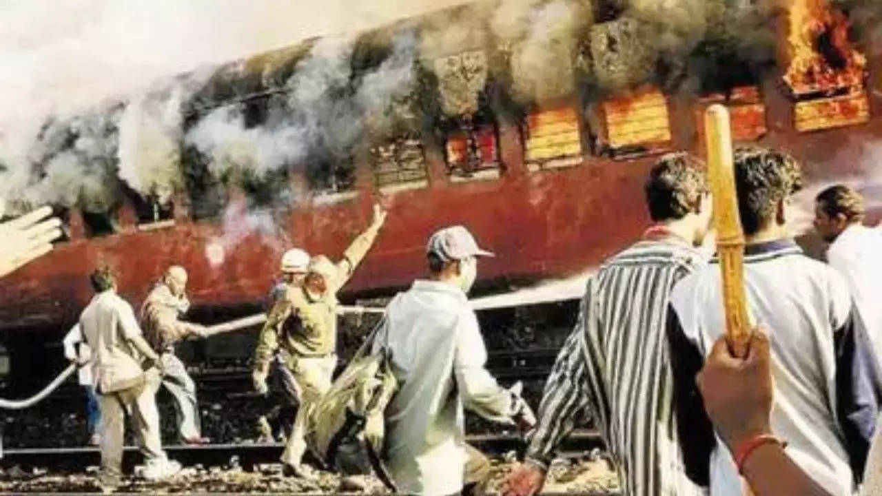 2002 Godhra Train Burning Case: SC Rejects Bail Plea Of 3 Convicts, Says 'Incident Serious'