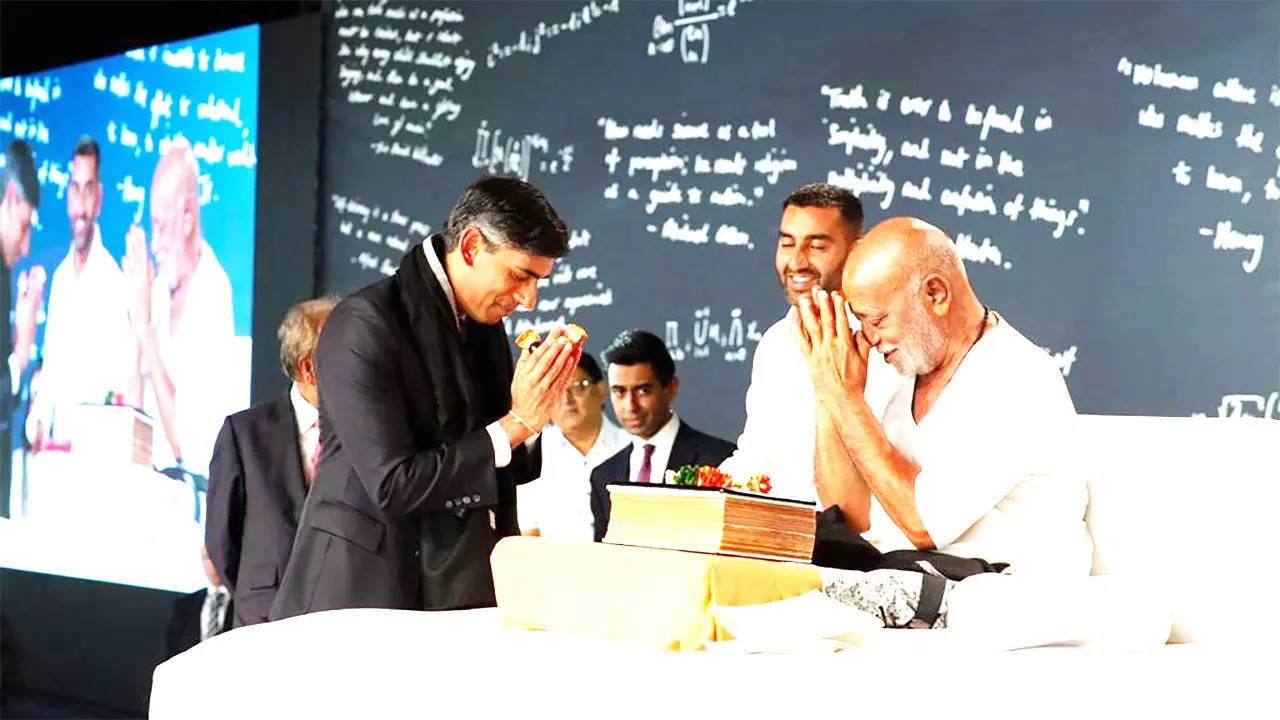 British PM Rishi Sunak Visits Morari Bapu Ram Katha