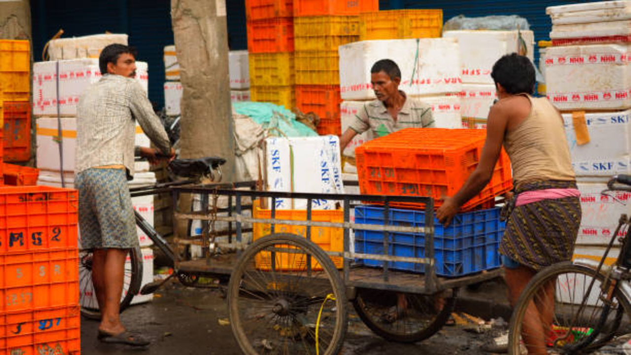 Kolkata: Shapoorji Vendors Finally Relocate To Rehabilitation Stalls in New Town