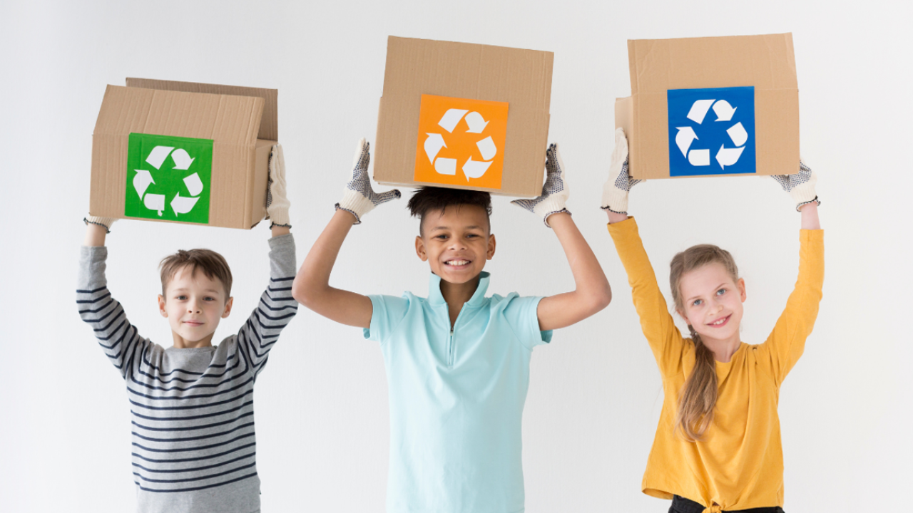 Know how to teach your kids to take care of the environment from a young age. Pic Credit: Freepik