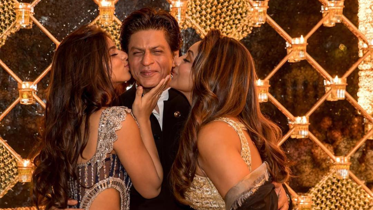 SRK Talks About Gauri And Suhana