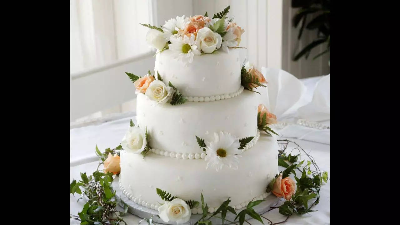 A Traditional And Decorative Wedding Cake At Wedding Reception Stock Photo,  Picture and Royalty Free Image. Image 90865631.
