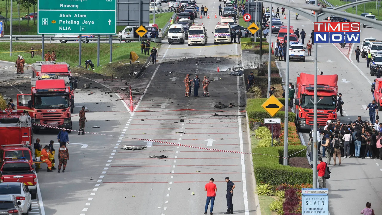 10 Dead After Malaysian Plane Crashes on Kuala Lumpur Expressway