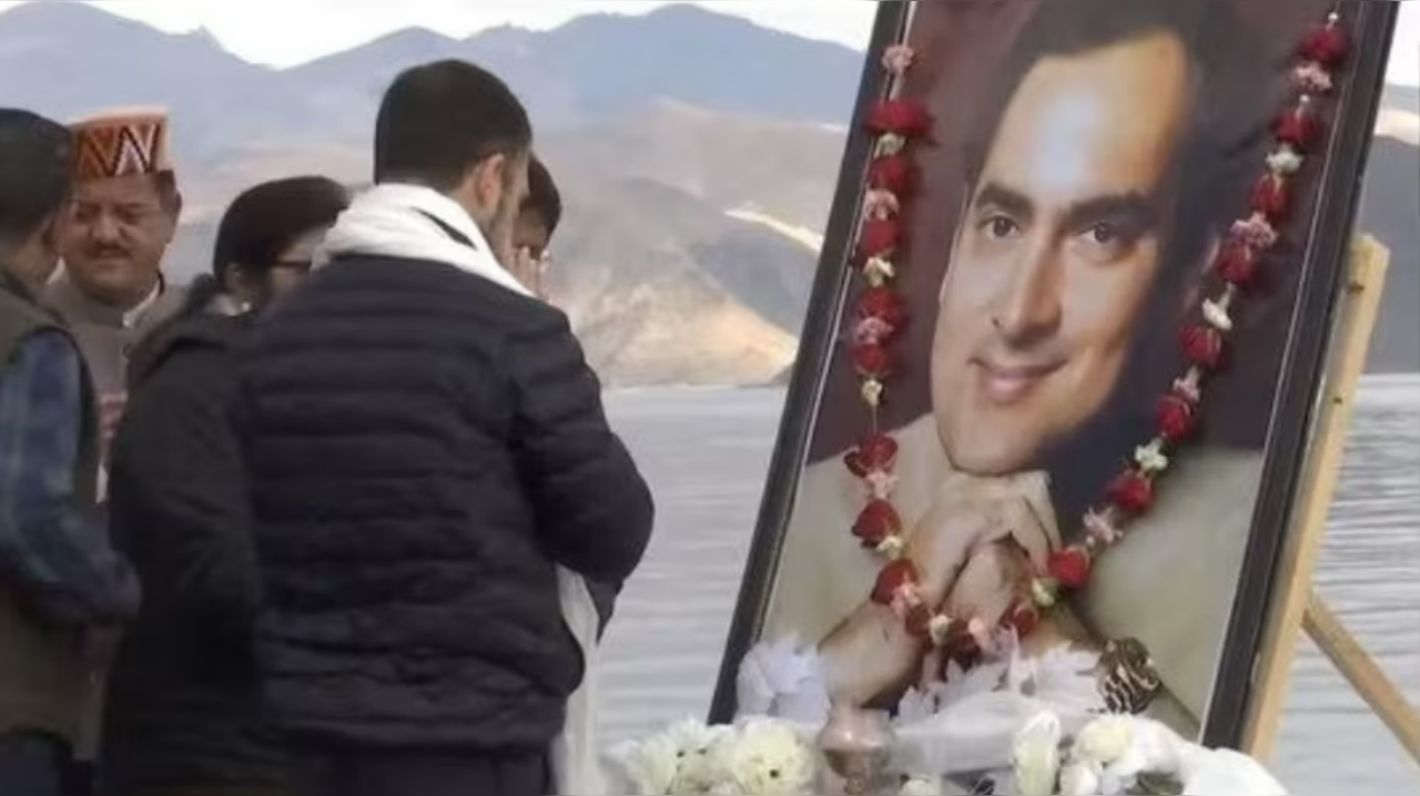 Rahul Pays Tribute To Rajiv Gandhi At Ladakh's Pangong Tso