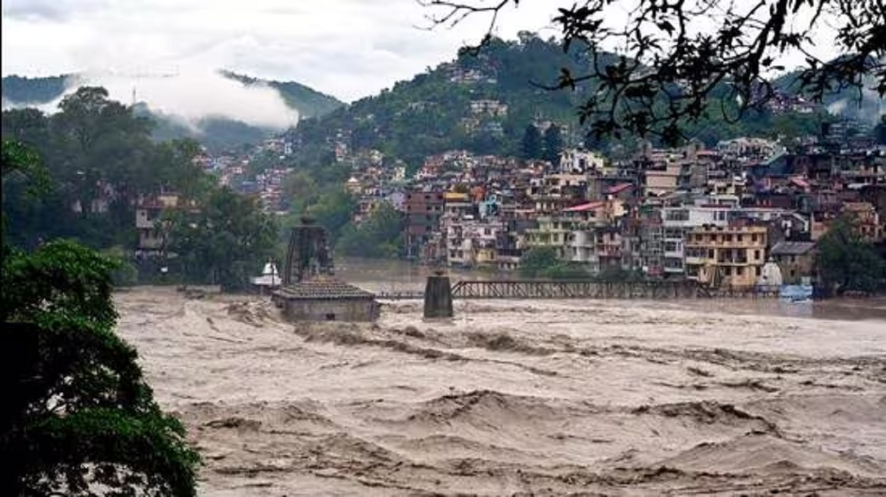 Amid Himachal Rain Fury, SC Proposes Expert Panel To Study Carrying Capacity Of Himalayan Towns