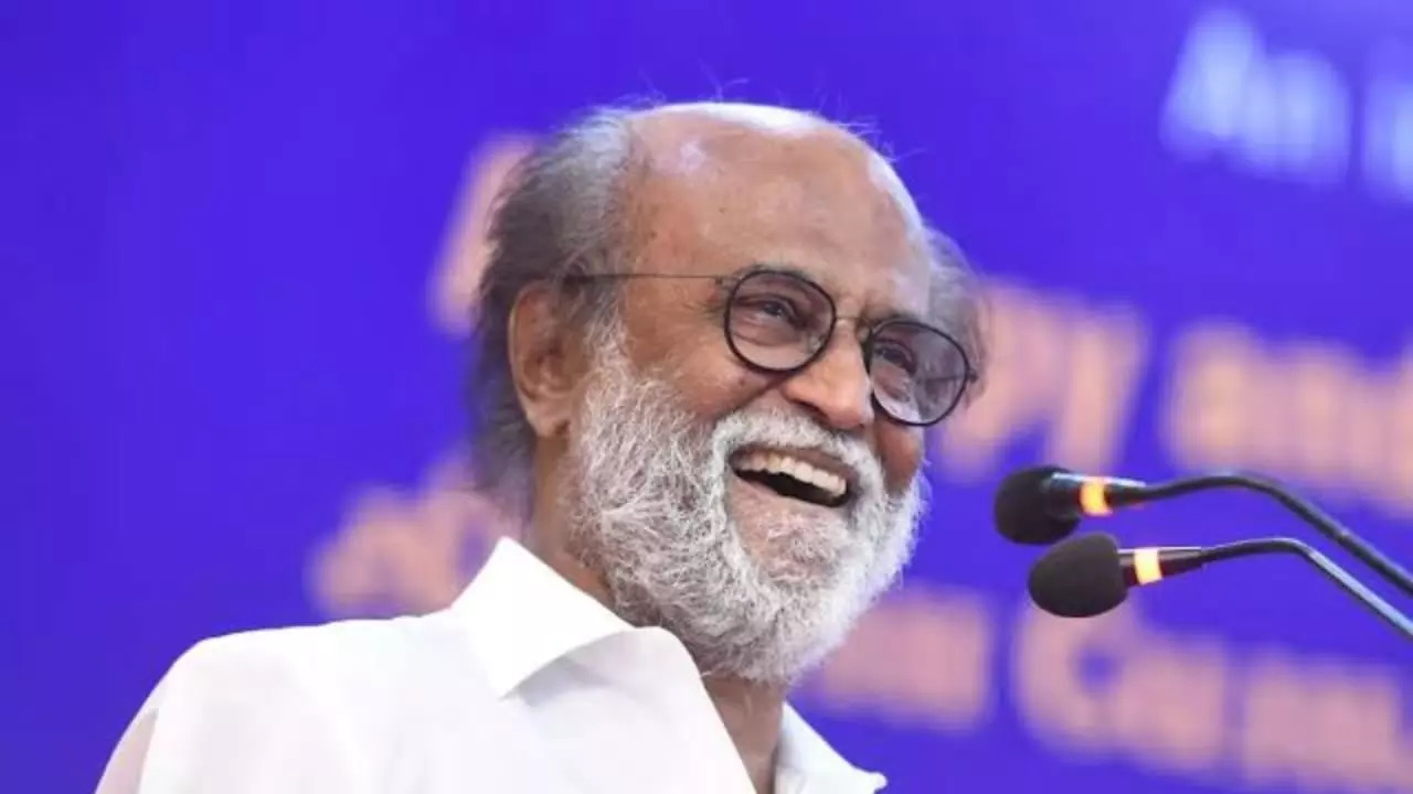 Jailer Star Rajinikanth's Fans Welcome Thalaiva With Flower Shower At Chennai Airport. WATCH