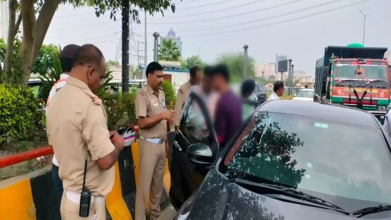 Noida Police (@noidatraffic)