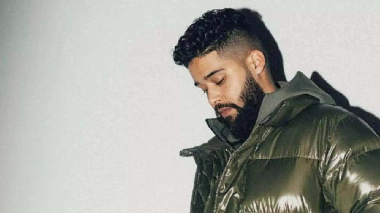 You Wouldn&rsquo;t Believe AP Dhillon Slept On Suitcases In Canada After Hotel Refused Him Room