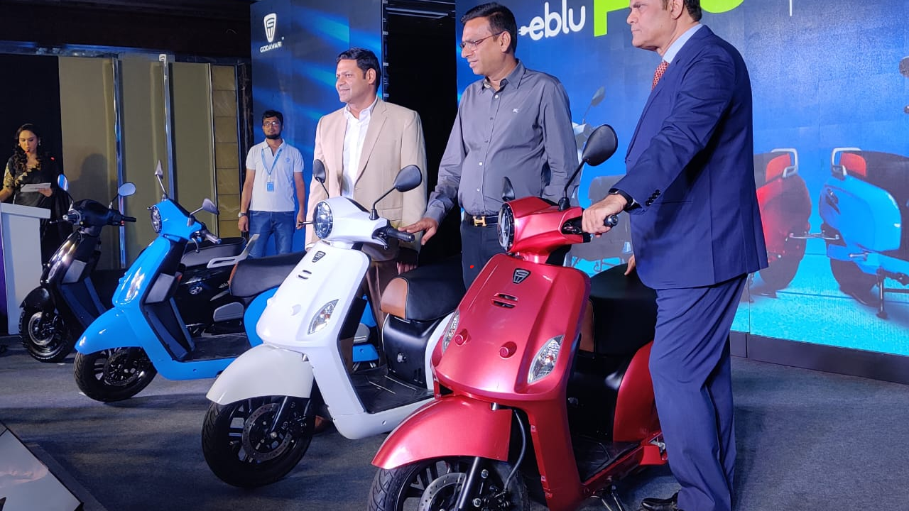 Godawari Eblu Feo Launched At Rs 1 Lakh - India Gets A New High-Speed Electric Scooter