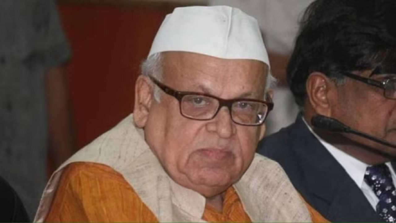 Aziz Qureshi, UP Congress Leader