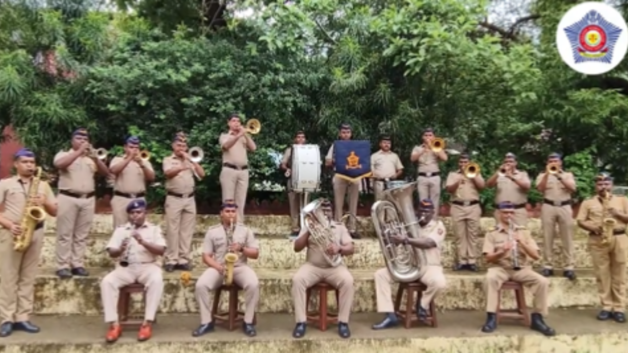 Mumbai Police Pays Tribute to ISRO's Chandrayaan-3 Mission |Video