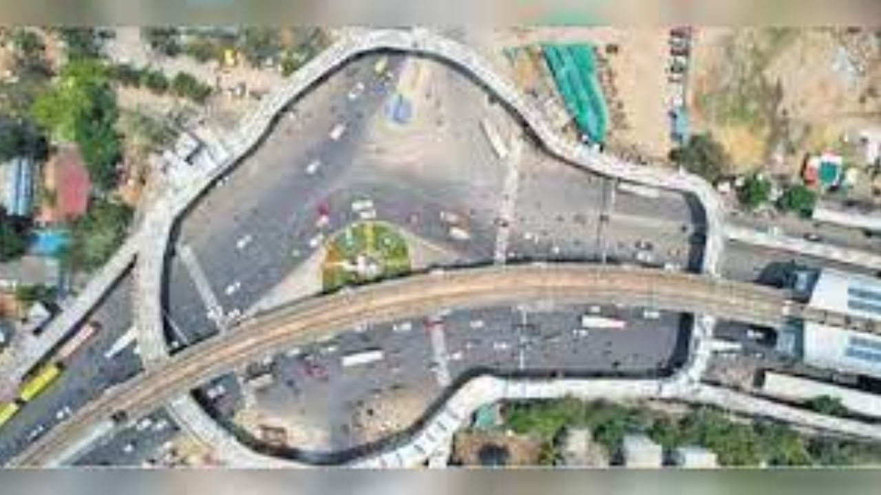 Hyderabad: New Ubbal Loop Skywalk Puts Pedestrians at Risk