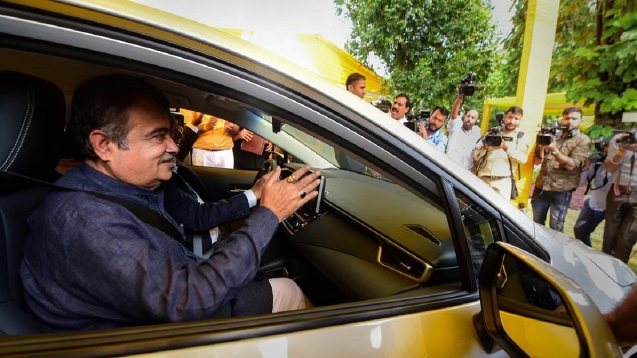 100pc ethanol fueled car on Aug 29, Nitin Gadkari