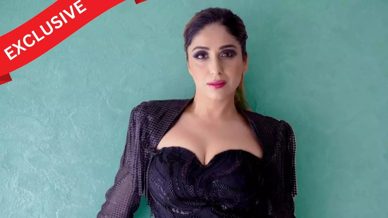 Neha Bhasin recently dropped Kut Kut Bajra