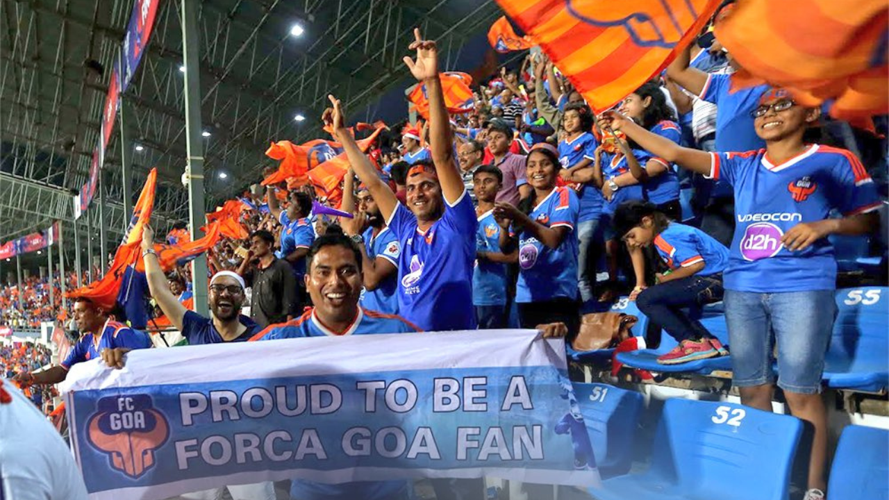 FC Goa fans