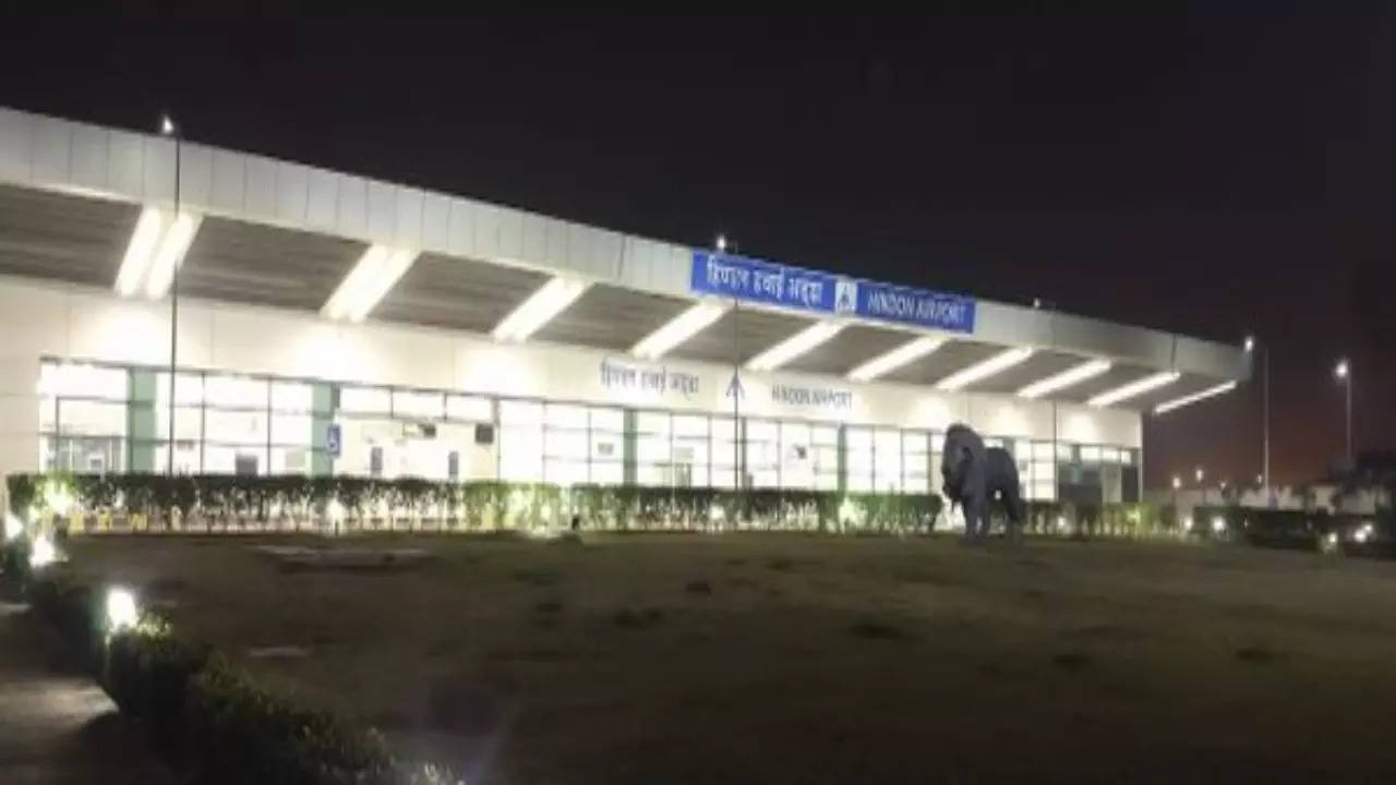 Hindon Airport, Delhi