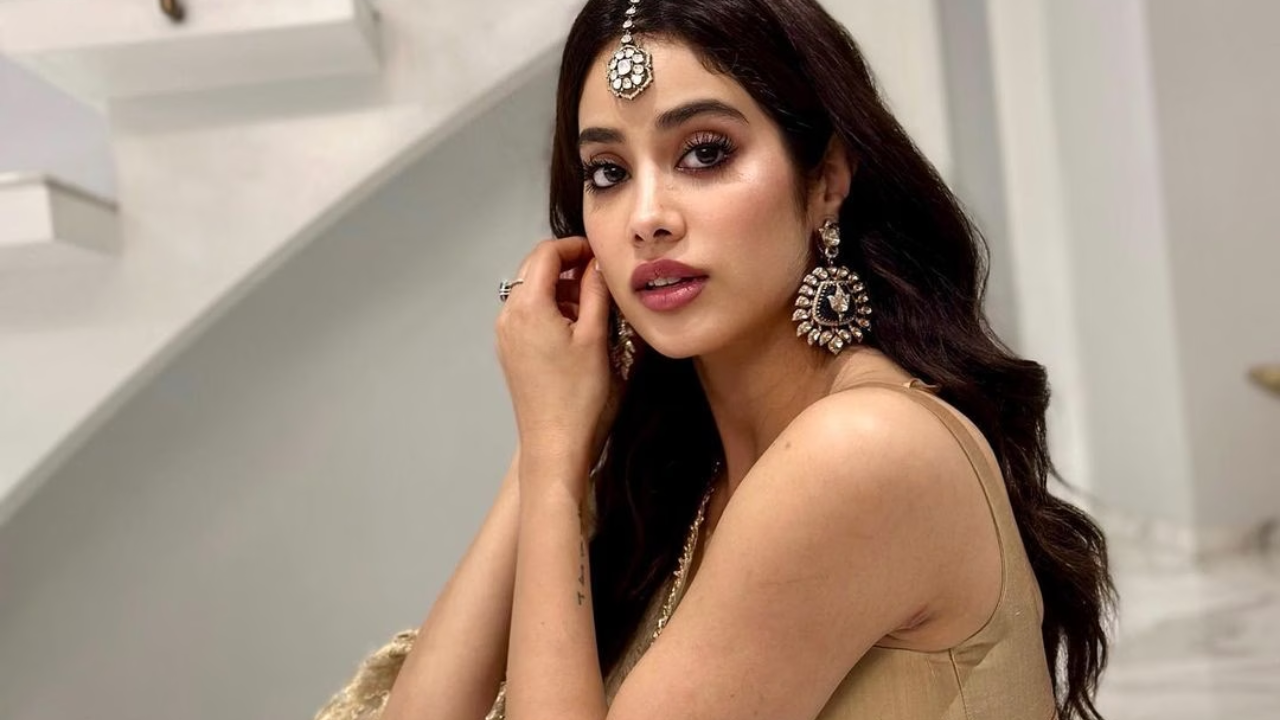 Janhvi Kapoor Shares Her Take On Dating, Situationships