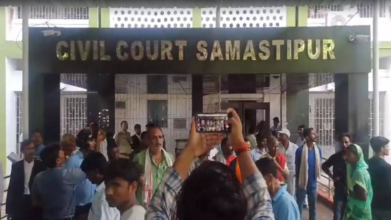 Firing AT Samastipur Court Complex