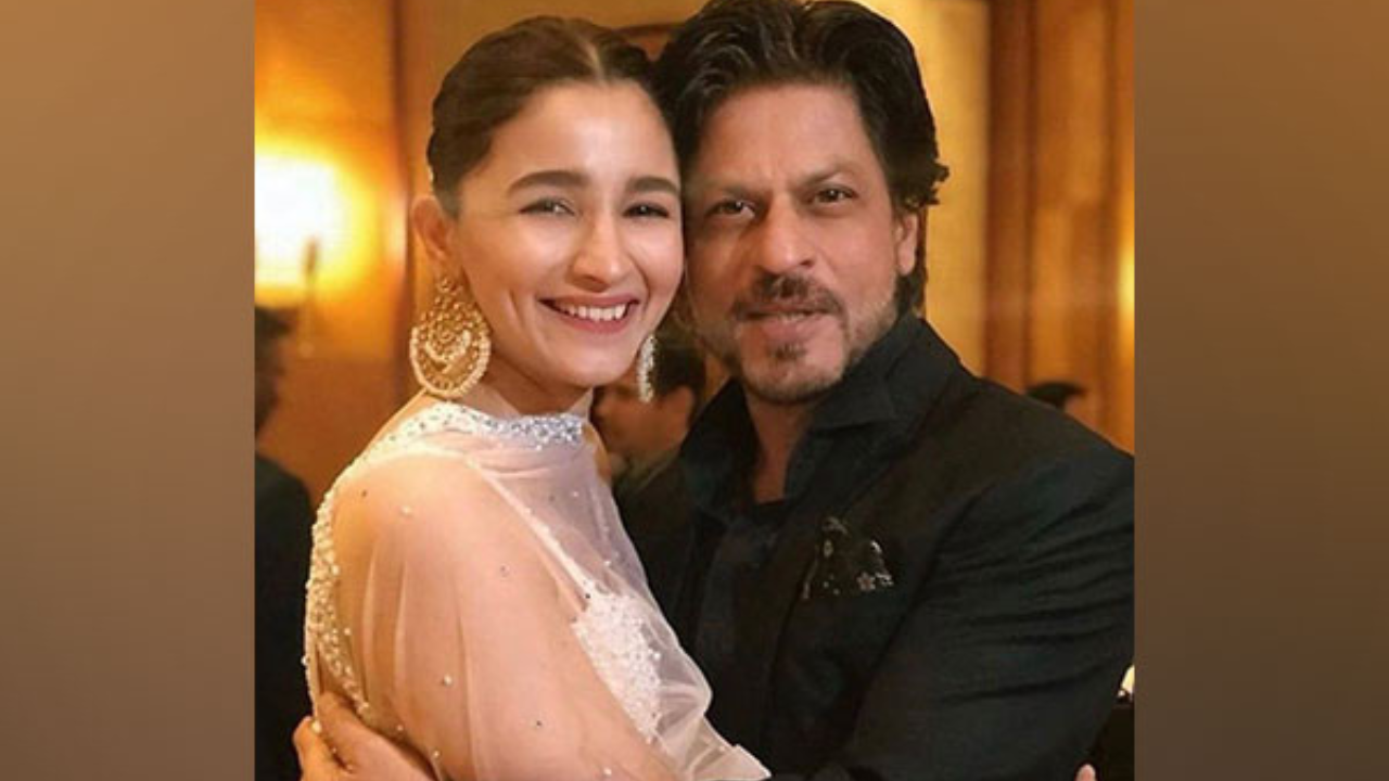 Shah Rukh Khan Congratulates National Award Winner Alia Bhatt So Happy For Her  (ANI)