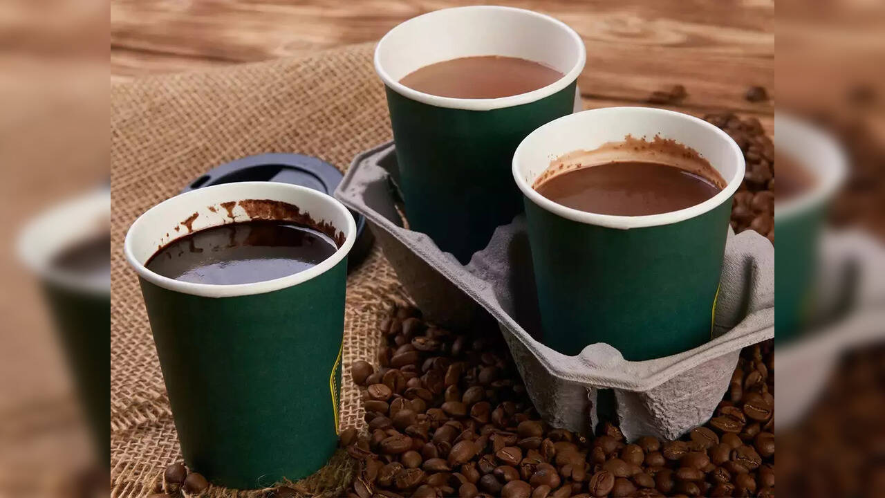 paper cups side effects on health प्लॅस्टिकप्रमाणेच कागदी कपाचाही होतो आरोग्यावर परिणाम