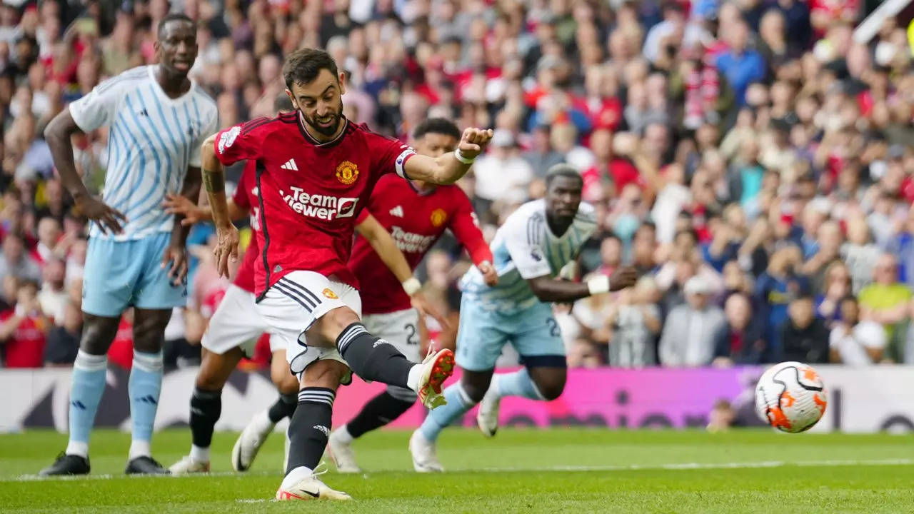 Premier League: Bruno Fernandes Inspires Manchester United Comeback; Arsenal Held By Fulham