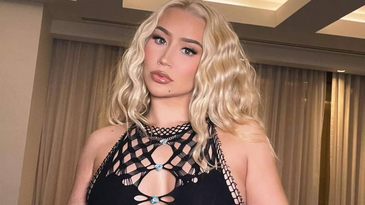 SHOCKING! Rapper Iggy Azalea's Saudi Arabia Show 'Forcibly' Cancelled After Her Pants Split Open On Stage