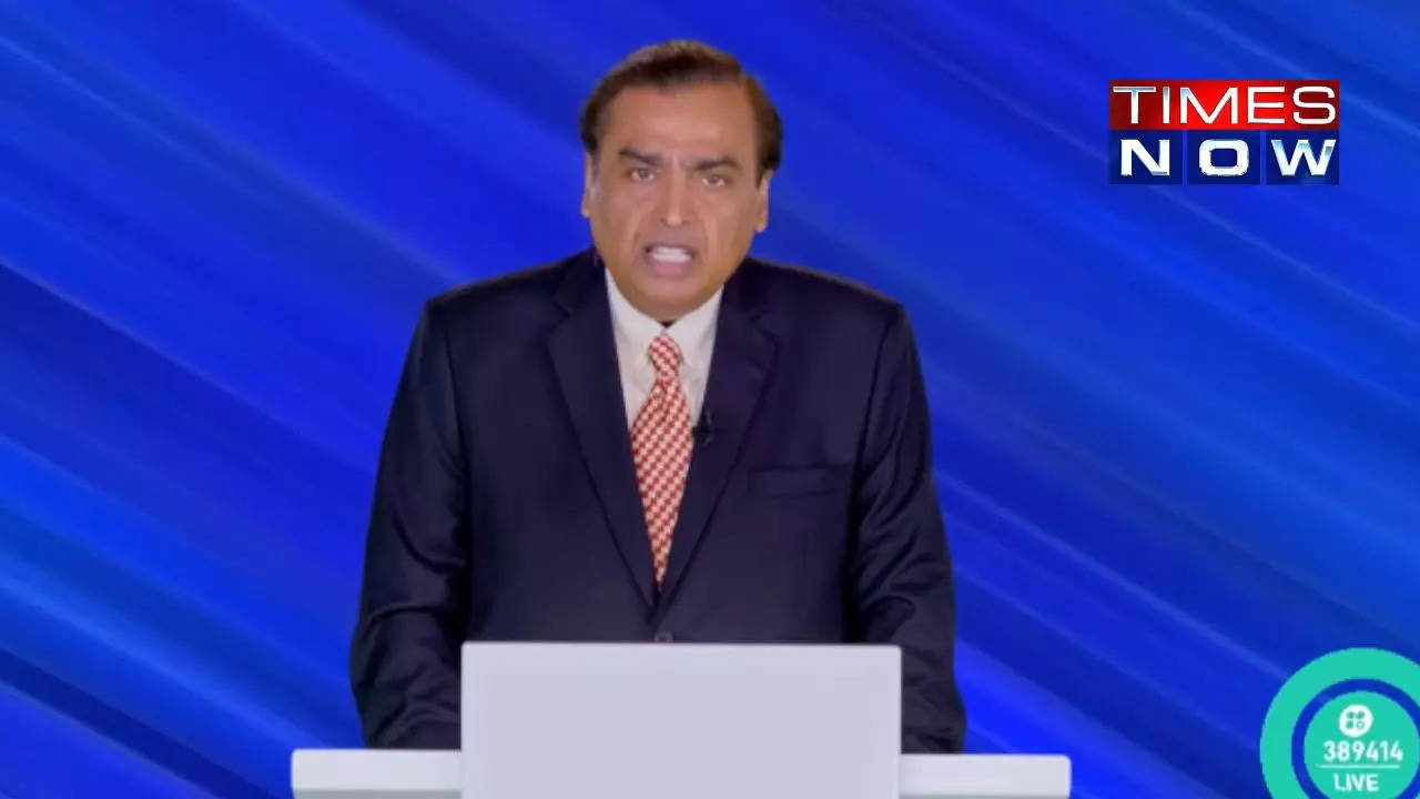 Shri. Mukesh Ambani announcing the launch of JioAirFiber