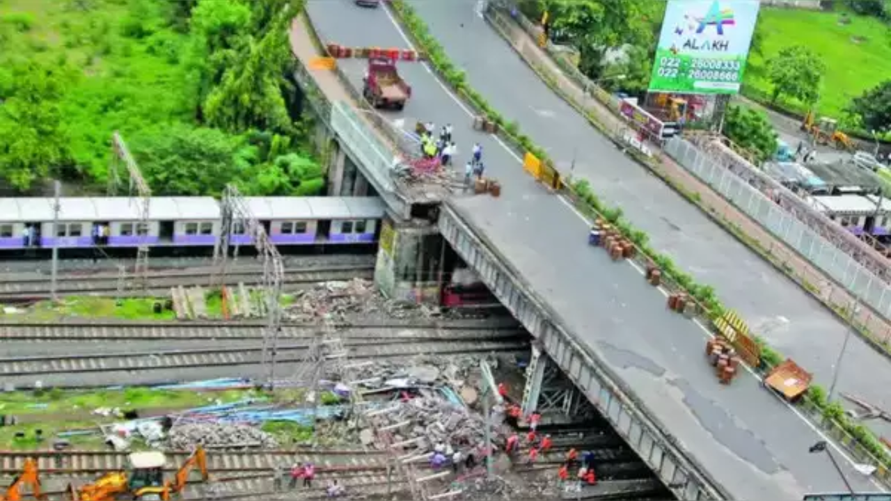 Gokhale Bridge in Andheri