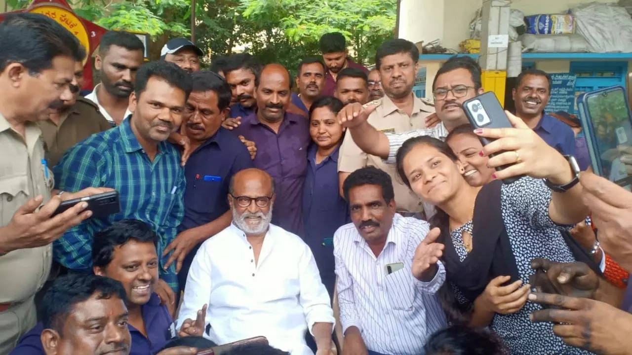 Rajinikanth Visits BMTC