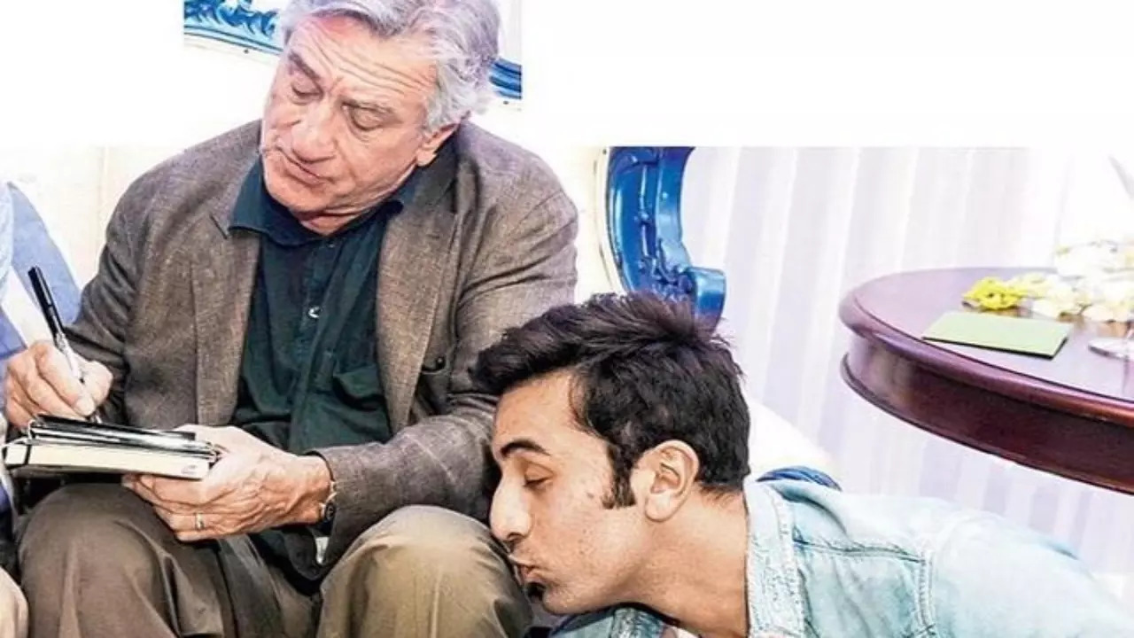 Ranbir Kapoor Kisses Robert De Niro's Knee, Touches His Feet In OLD Pics Shared By Anupam Kher