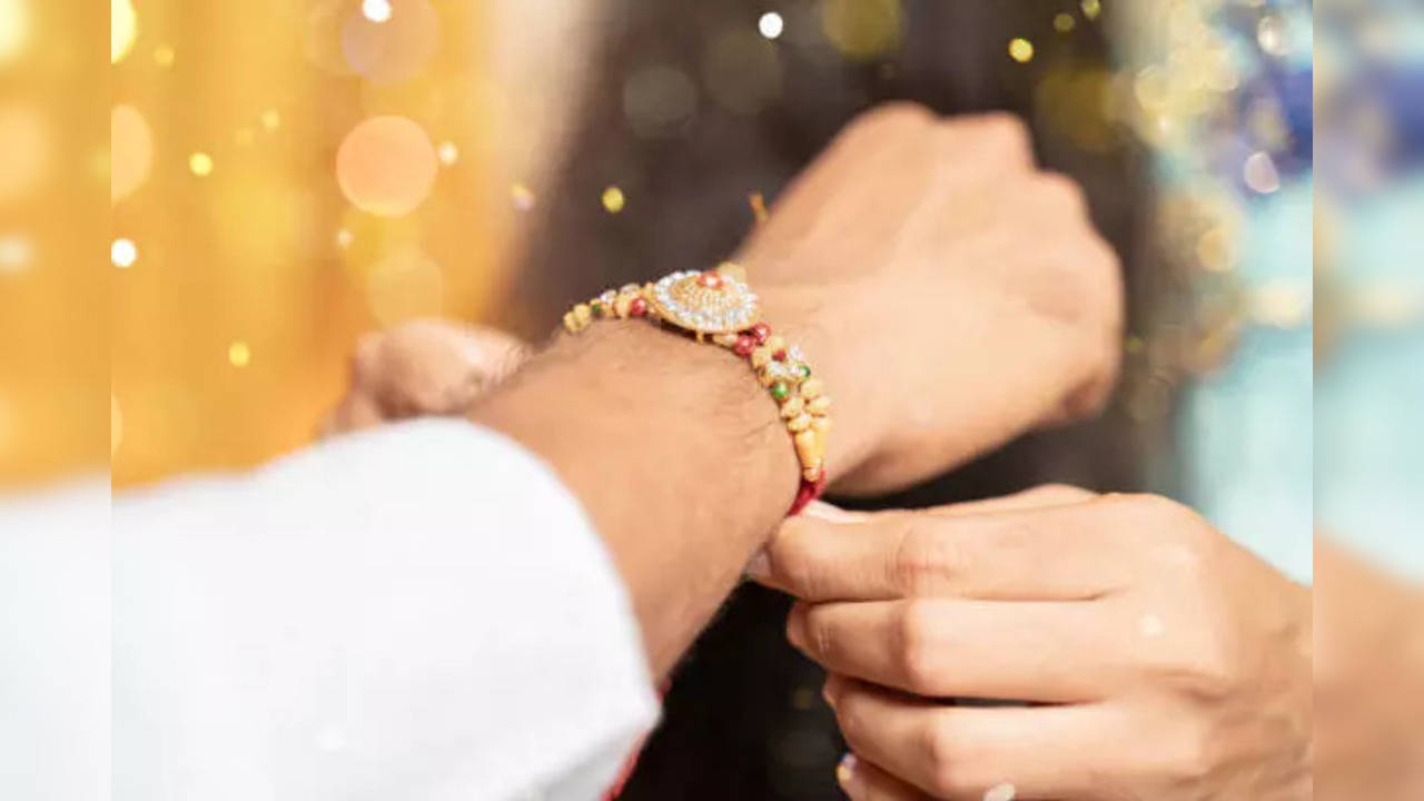 What to do with the Rakhi after Raksha Bandhan?